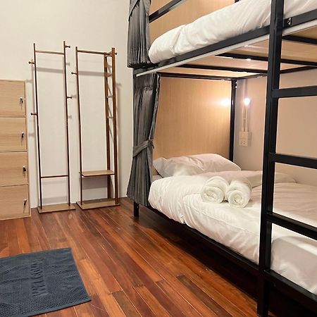 House Ju Hostel Bangkok Luaran gambar