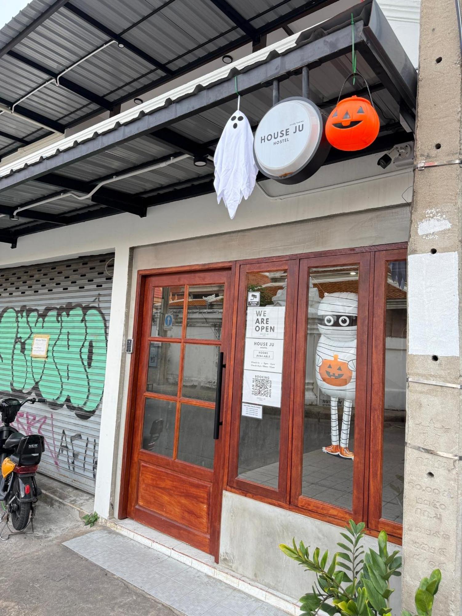 House Ju Hostel Bangkok Luaran gambar