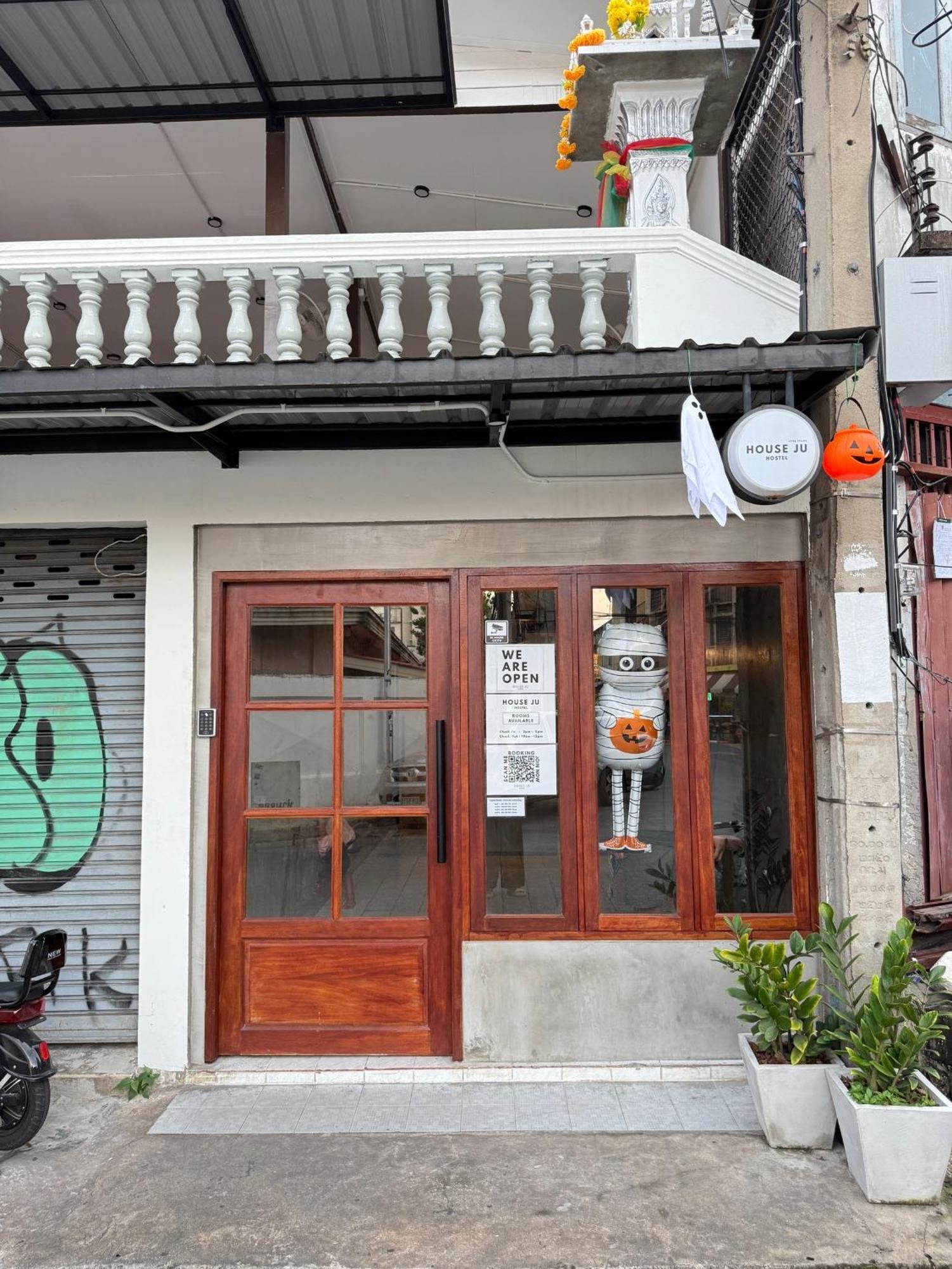 House Ju Hostel Bangkok Luaran gambar