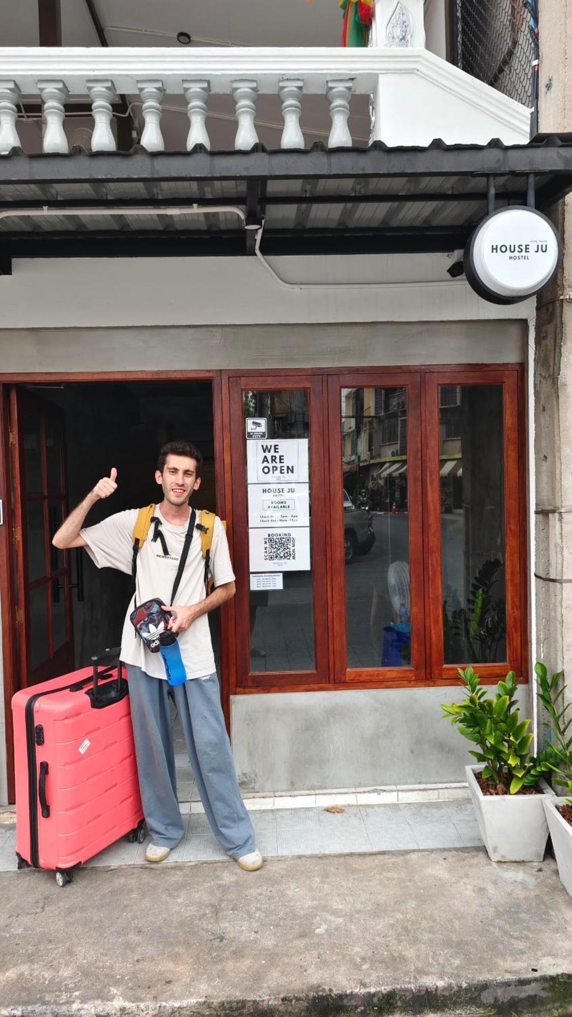 House Ju Hostel Bangkok Luaran gambar