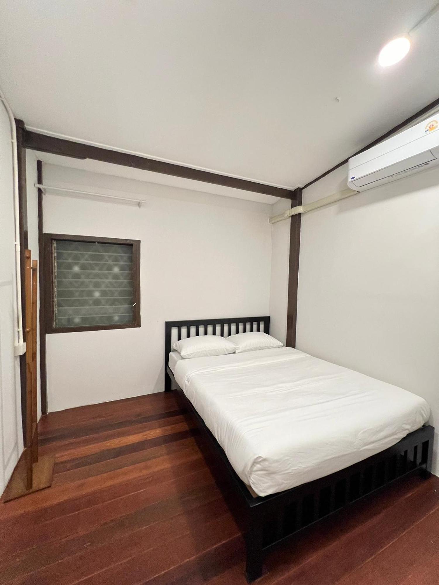 House Ju Hostel Bangkok Luaran gambar