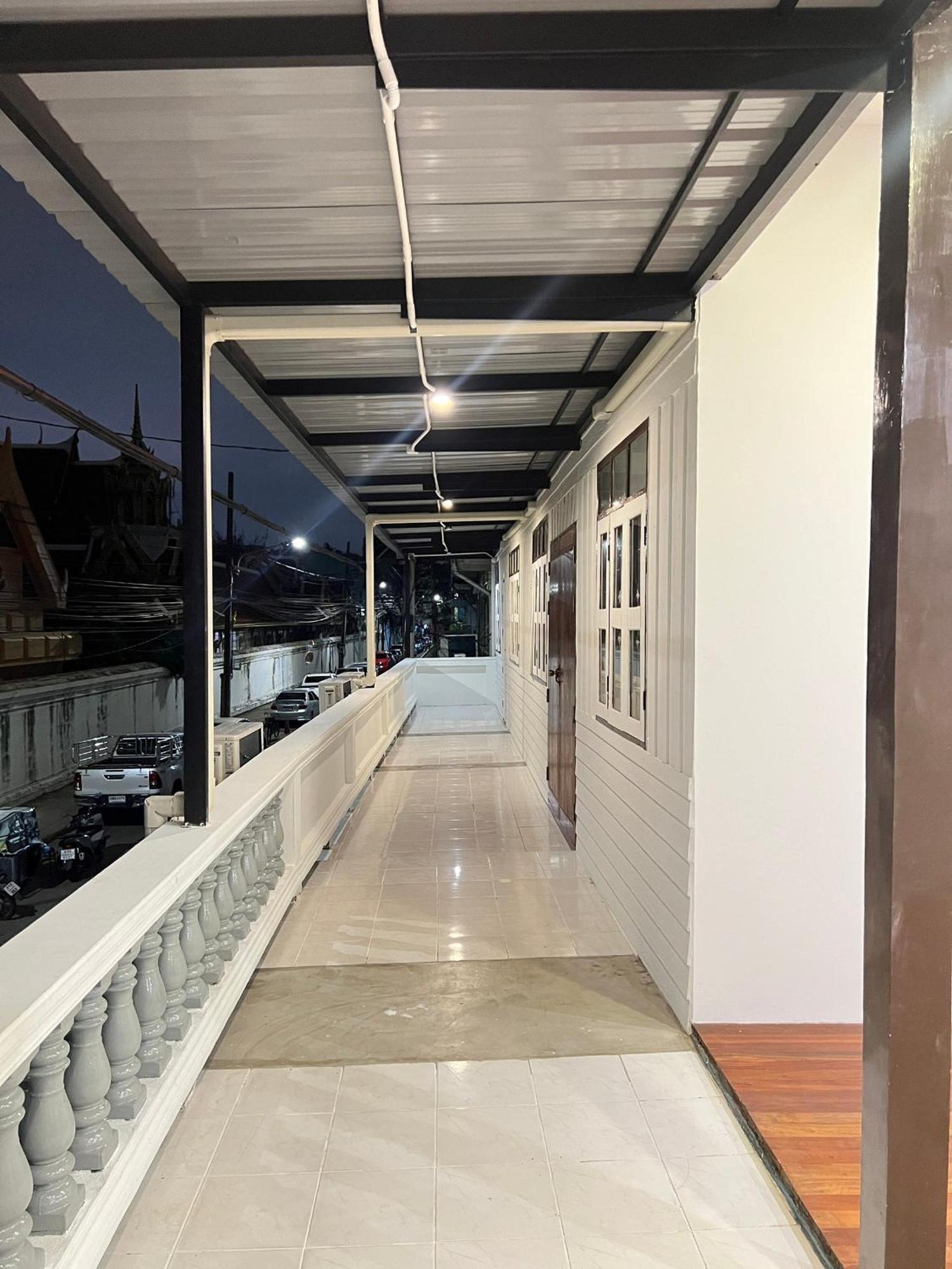 House Ju Hostel Bangkok Luaran gambar