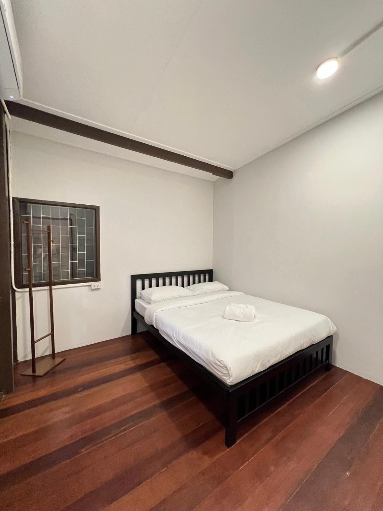 House Ju Hostel Bangkok Luaran gambar